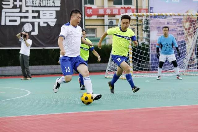 曼城15轮后排第4 上赛季同期也是第4但最终夺冠